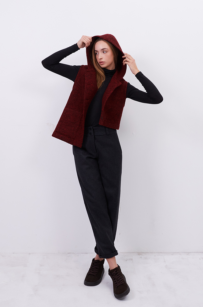 Камізелька тепла асиметрія червоно-чорний (КА 101/1)